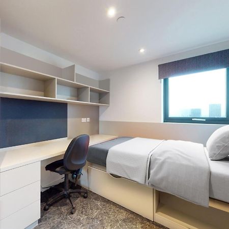 Private Bedrooms With Shared Kitchen, Studios And 2 Bed Apartments At Canvas Manchester Exterior photo